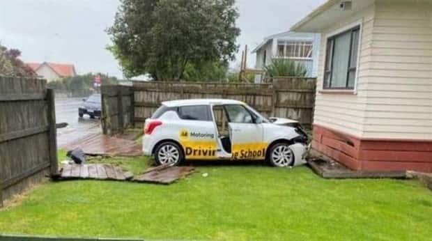 Insane Driving Fails #27 (25 photos)