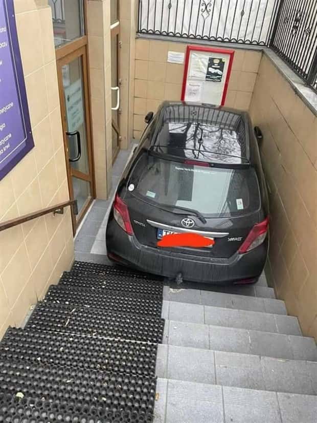 Insane Driving Fails #27 (25 photos)