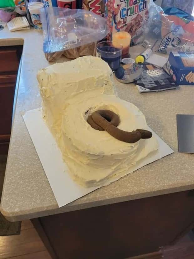 Cake Fails So Bad They’re Funny (24 photos)