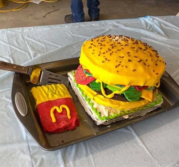 Cake Fails So Bad They’re Funny (24 photos)