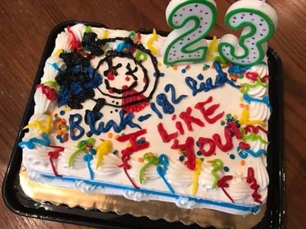 Cake Fails So Bad They’re Funny (24 photos)