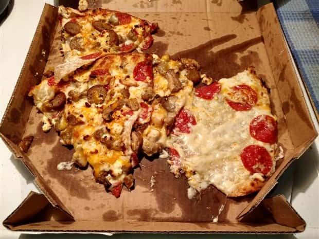 30 Pizza Fails That Hit Hard (30 photos)