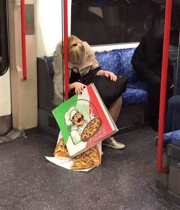 30 Pizza Fails That Hit Hard (30 photos)