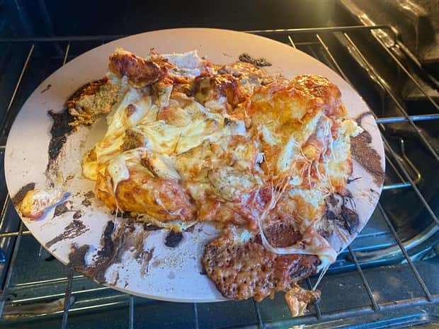 30 Pizza Fails That Hit Hard (30 photos)