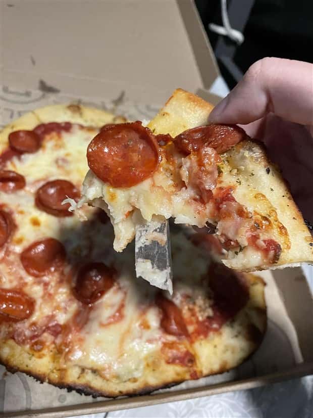 30 Pizza Fails That Hit Hard (30 photos)