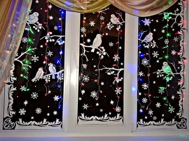 30 Holiday Windows And Balconies As Art (30 photos)