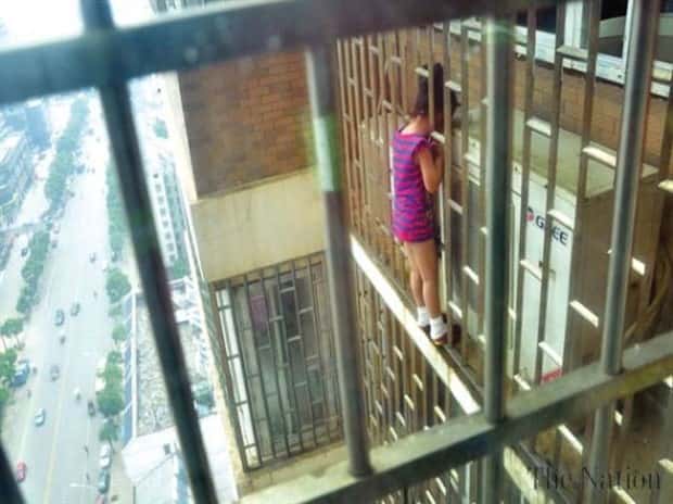 Kids Tend to Get Stuck Anywhere (31 photos)