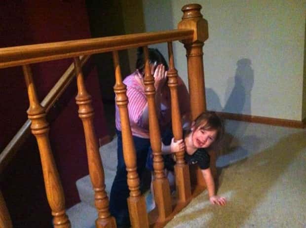 Kids Tend to Get Stuck Anywhere (31 photos)