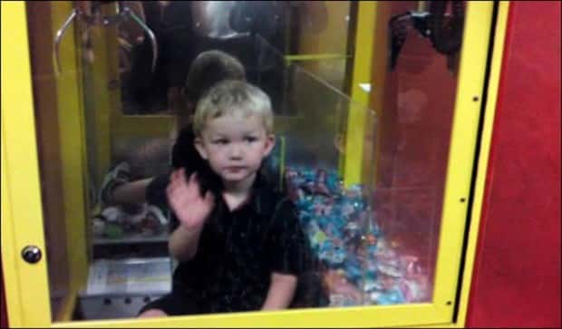 Kids Tend to Get Stuck Anywhere (31 photos)