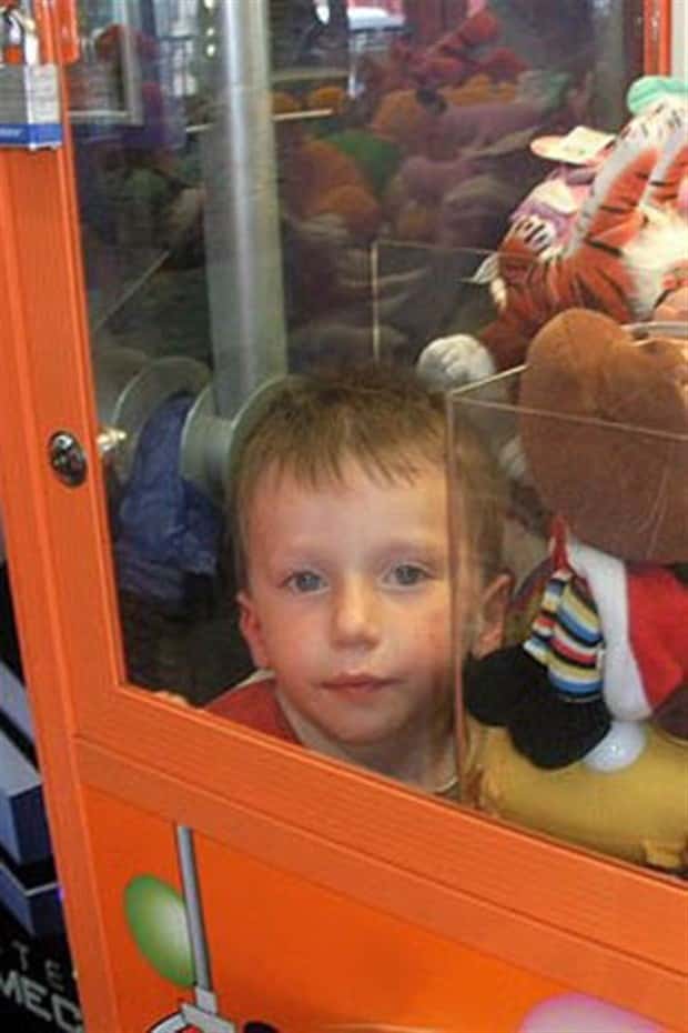 Kids Tend to Get Stuck Anywhere (31 photos)