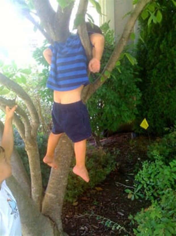 Kids Tend to Get Stuck Anywhere (31 photos)