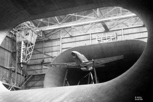 Massive Engineering Laboratories In Vintage Photos (34 photos)