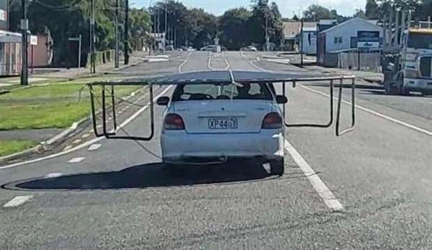 Overloaded Cars Driven With Pure Confidence (32 photos)