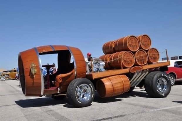 Overloaded Cars Driven With Pure Confidence (32 photos)