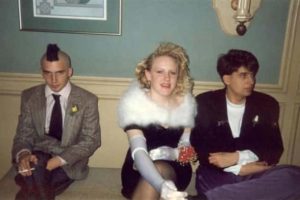 Bold Prom Photos That Aged Badly (20 photos)