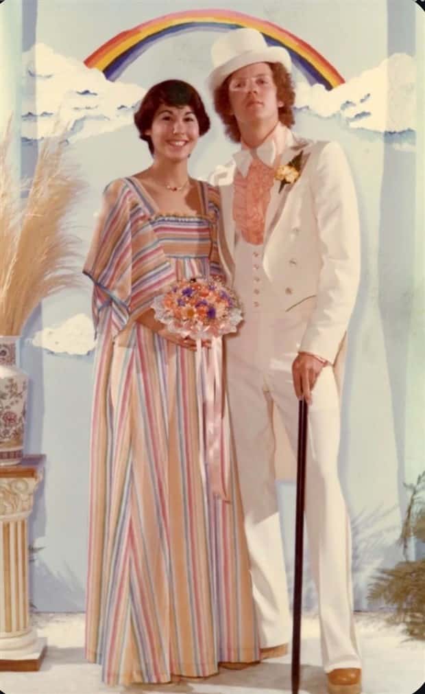 Bold Prom Photos That Aged Badly (20 photos)