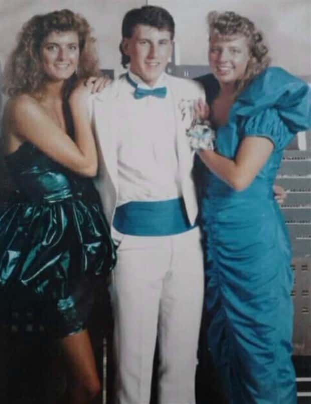 Bold Prom Photos That Aged Badly (20 photos)
