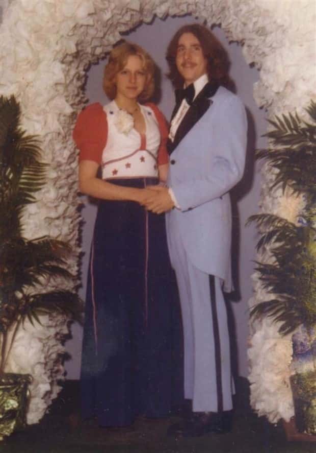 Bold Prom Photos That Aged Badly (20 photos)