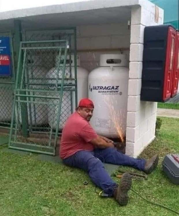 Ridiculous Safety Fails #27 (21 photos)