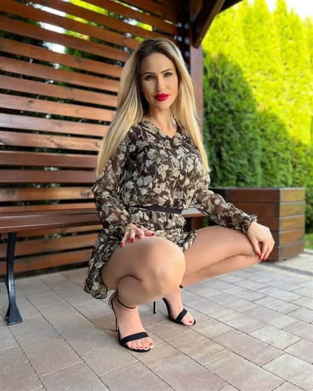 sexy red lipstick 7 Hot Girls with Red Lips #30 (22 photos)