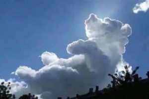 Surprising Shapes Appear High in Clouds (20 photos)