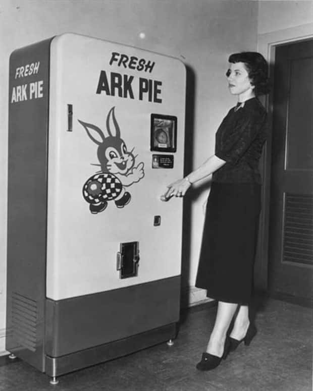 vintage vending machines 3 Vintage Vending Machines That Still Charm (21 photos)