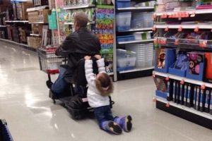 Welcome to Walmart #39 (21 photos)
