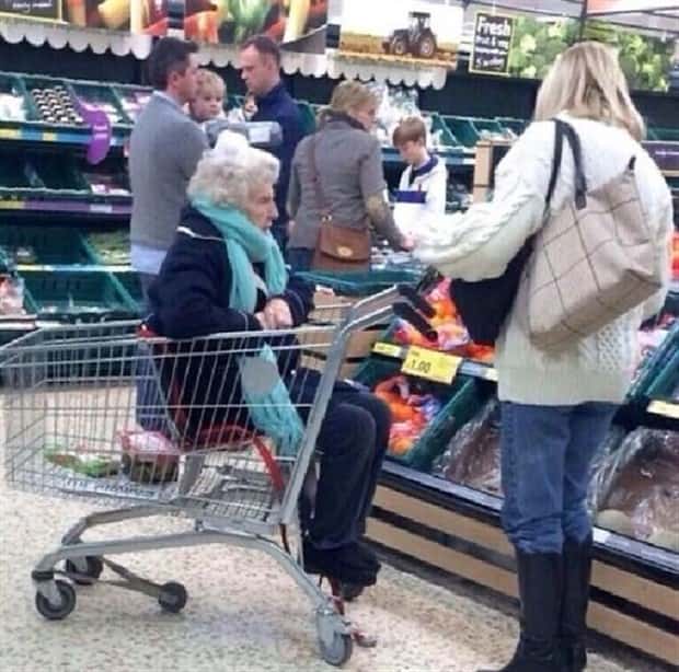 Welcome to Walmart #39 (21 photos)