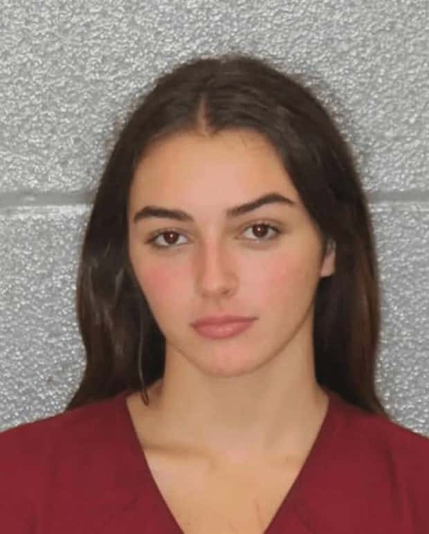 beautiful girls in mugshots 18 Beautiful Female Rebels In Police Mugshots (25 photos)