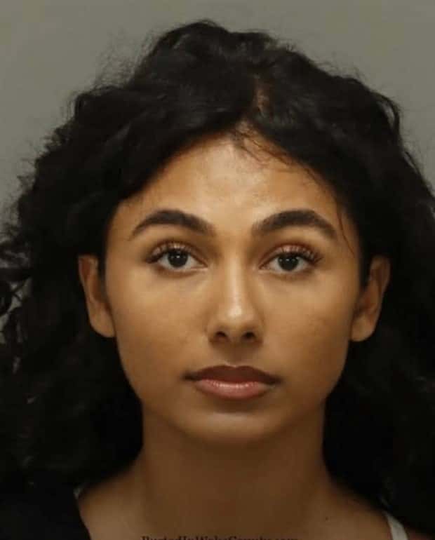beautiful girls in mugshots 2 Beautiful Female Rebels In Police Mugshots (25 photos)