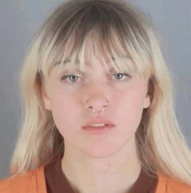 beautiful girls in mugshots 6 Beautiful Female Rebels In Police Mugshots (25 photos)