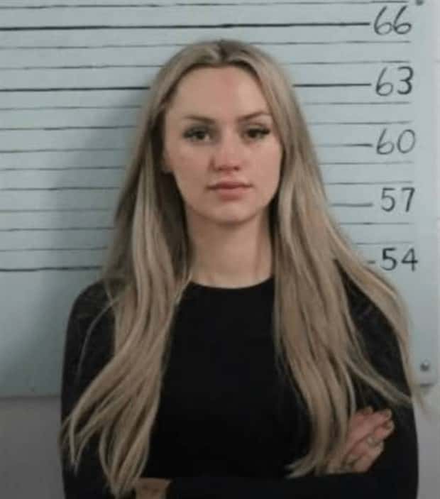 beautiful girls in mugshots 8 Beautiful Female Rebels In Police Mugshots (25 photos)