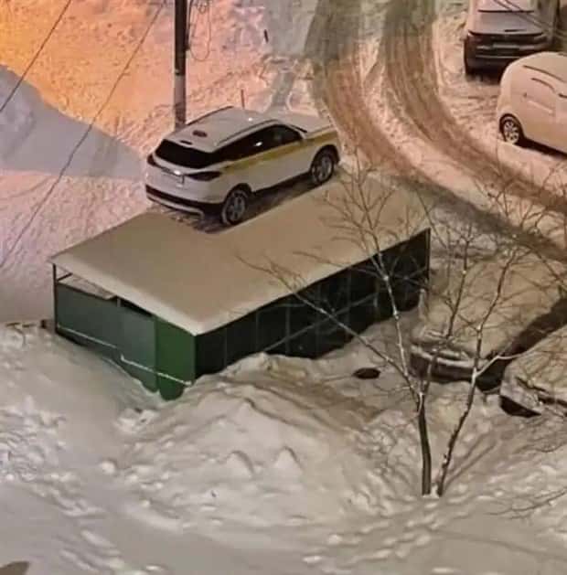 30 Shots Taken From Perfectly Confusing Angles (30 photos)