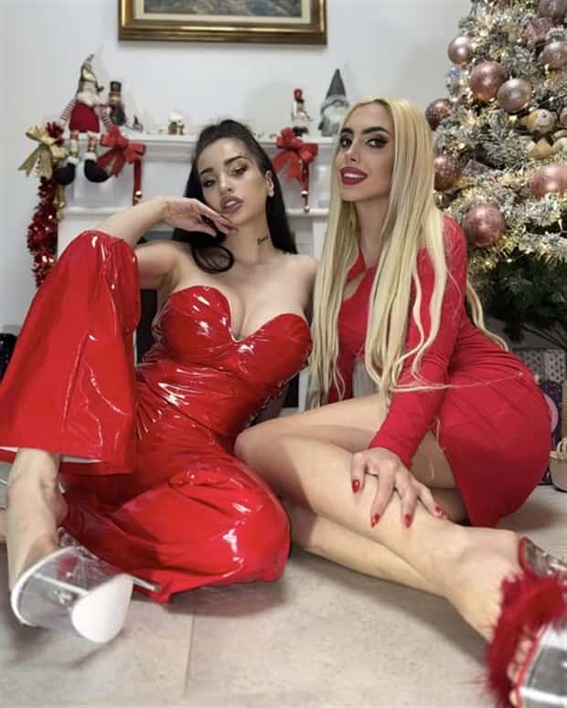 girls in red 17 Hot Girls Love Wearing Red #12 (24 photos)