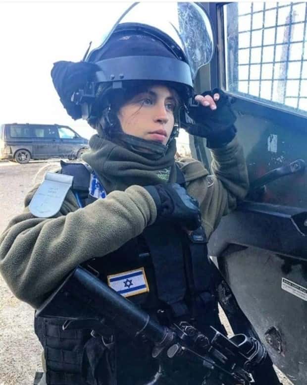 Israeli Army Girls Who Stand Out (20 photos)