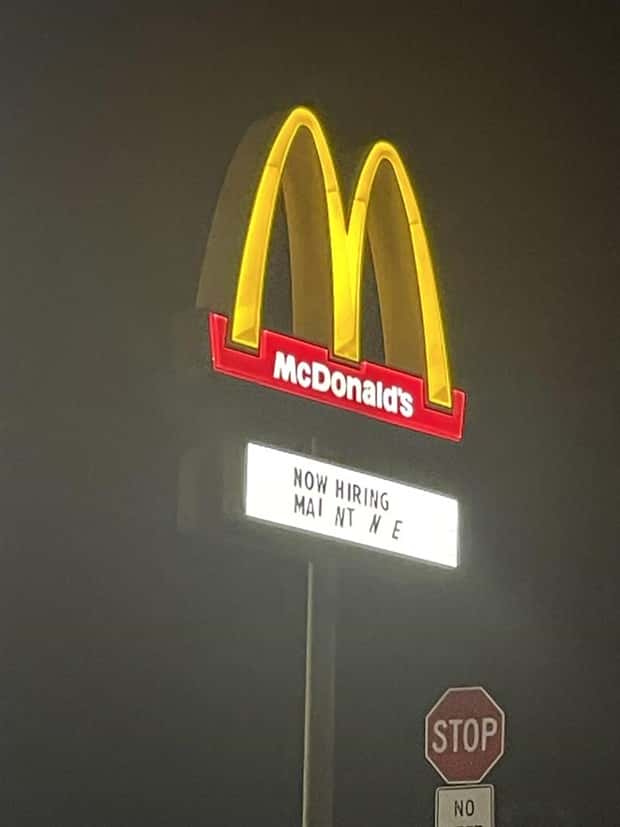 now hiring signs 21 These Fast Food Signs Are Pure Gold (25 photos)