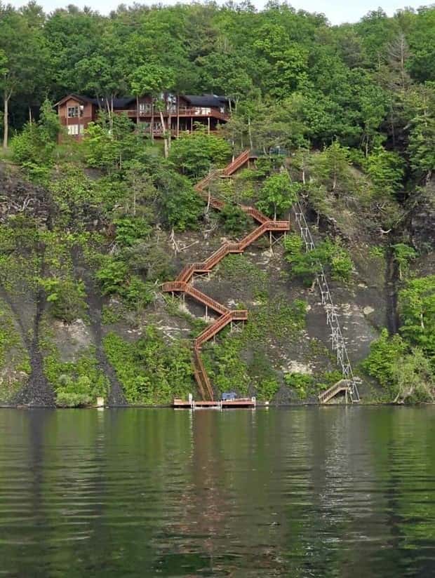 stair design fails 25 I Wonder Who Designed These Stairs (26 photos)