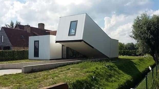 Ridiculously Strange Belgian Houses #12 (29 photos)