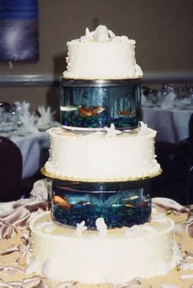 wedding cake fails 11 Wedding Cakes That Scream Divorce (17 photos)