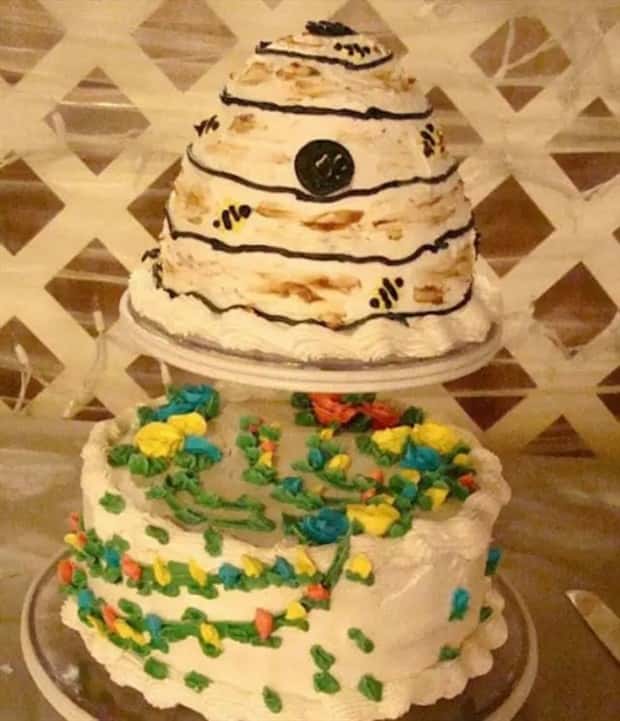 wedding cake fails 12 Wedding Cakes That Scream Divorce (17 photos)