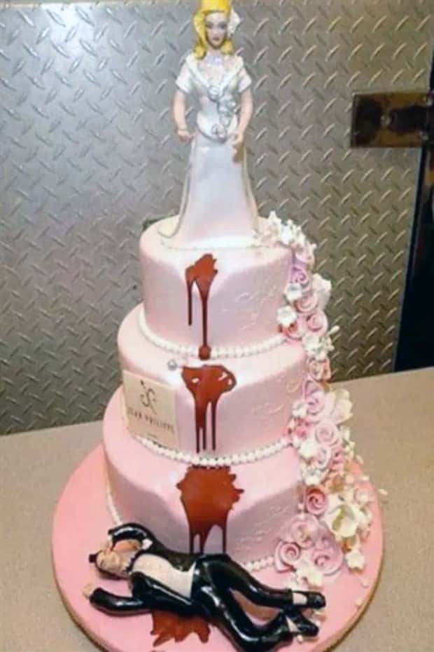 wedding cake fails 17 Wedding Cakes That Scream Divorce (17 photos)