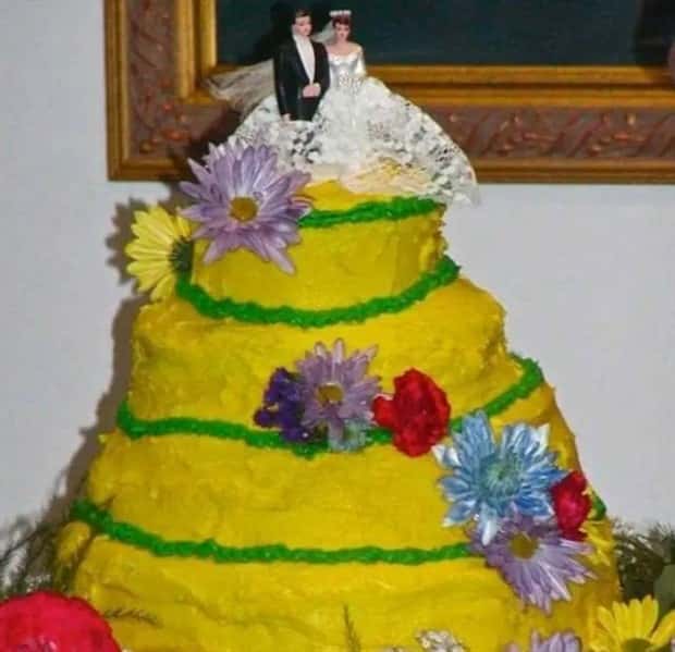 wedding cake fails 6 Wedding Cakes That Scream Divorce (17 photos)