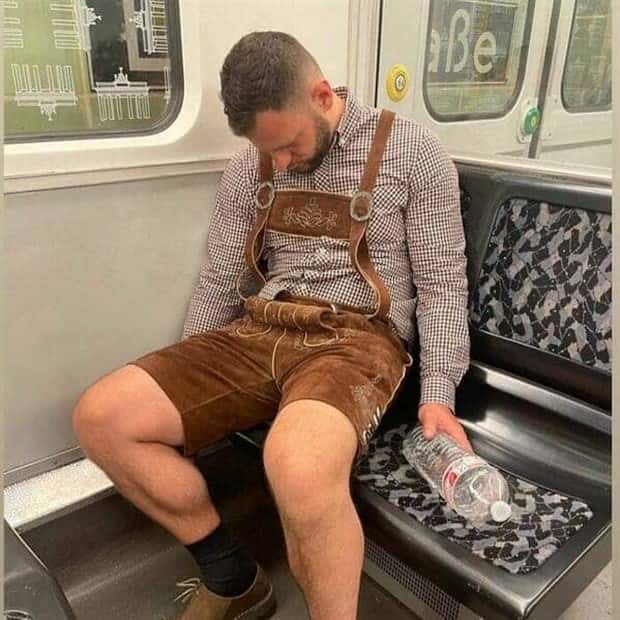 Crazy Daily Life Inside Berlins U Bahn (39 photos)