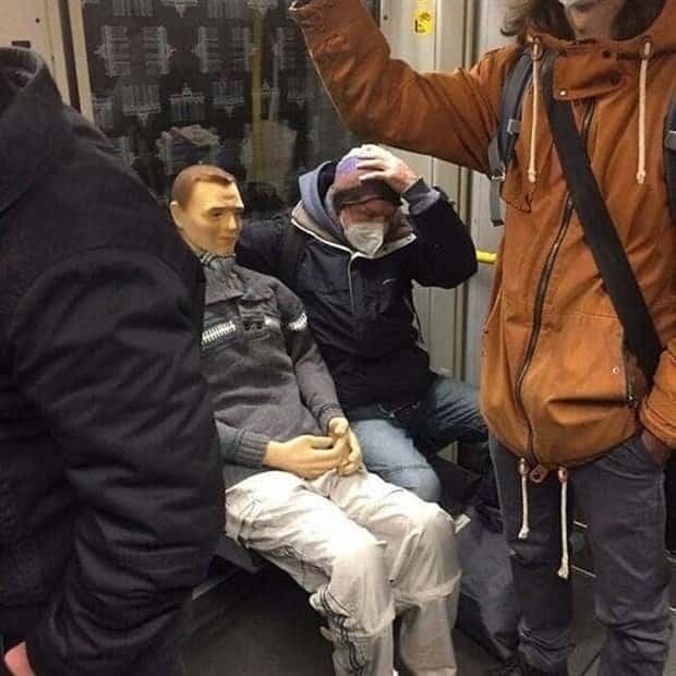 Crazy Daily Life Inside Berlins U Bahn (39 photos)