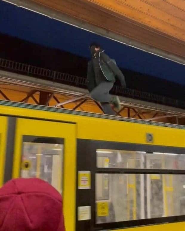 Crazy Daily Life Inside Berlins U Bahn (39 photos)