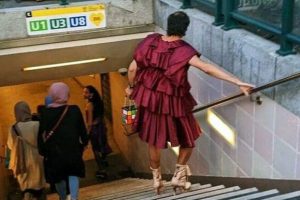 Crazy Daily Life Inside Berlin’s U-Bahn (39 photos)