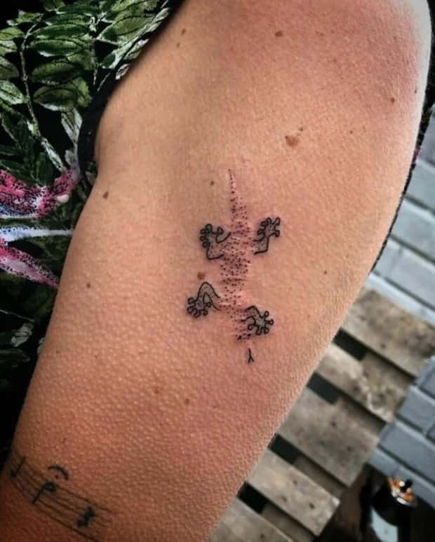 Creative Cover Ups for Scars and Failed Tattoos (23 photos)