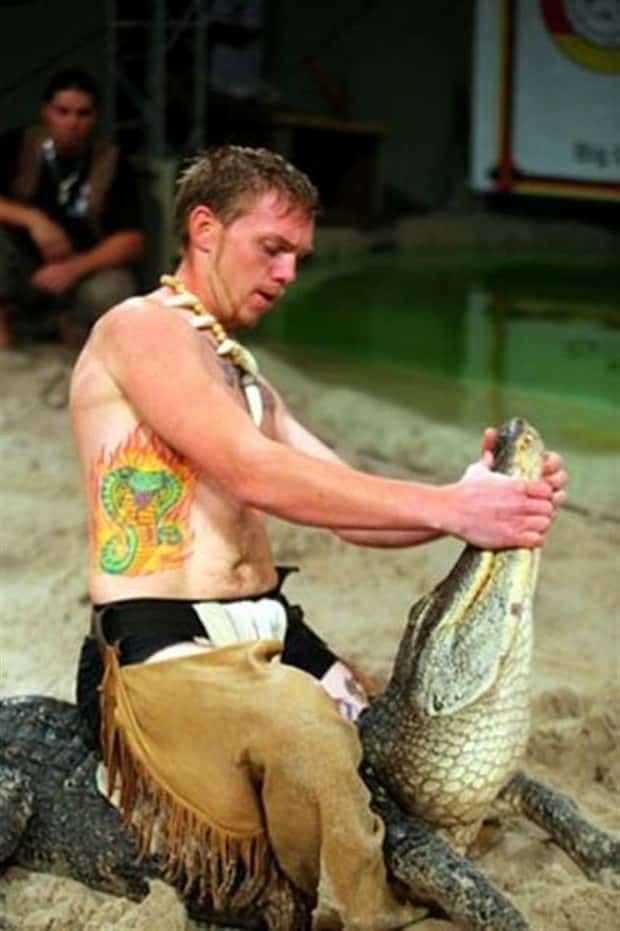dumb people vs crocodiles 9 20 People Pushing Their Luck With Crocodiles (20 photos)