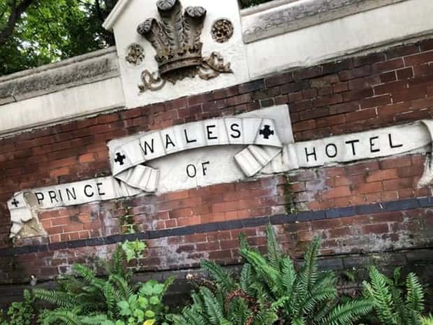 Funny Signs That Need Better Typography (34 photos)