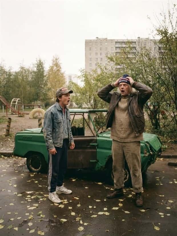 If Hollywood Stars Lived in 90s Russia (31 photos)